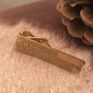 Vintage men’s gold floral design tie bar tie clip